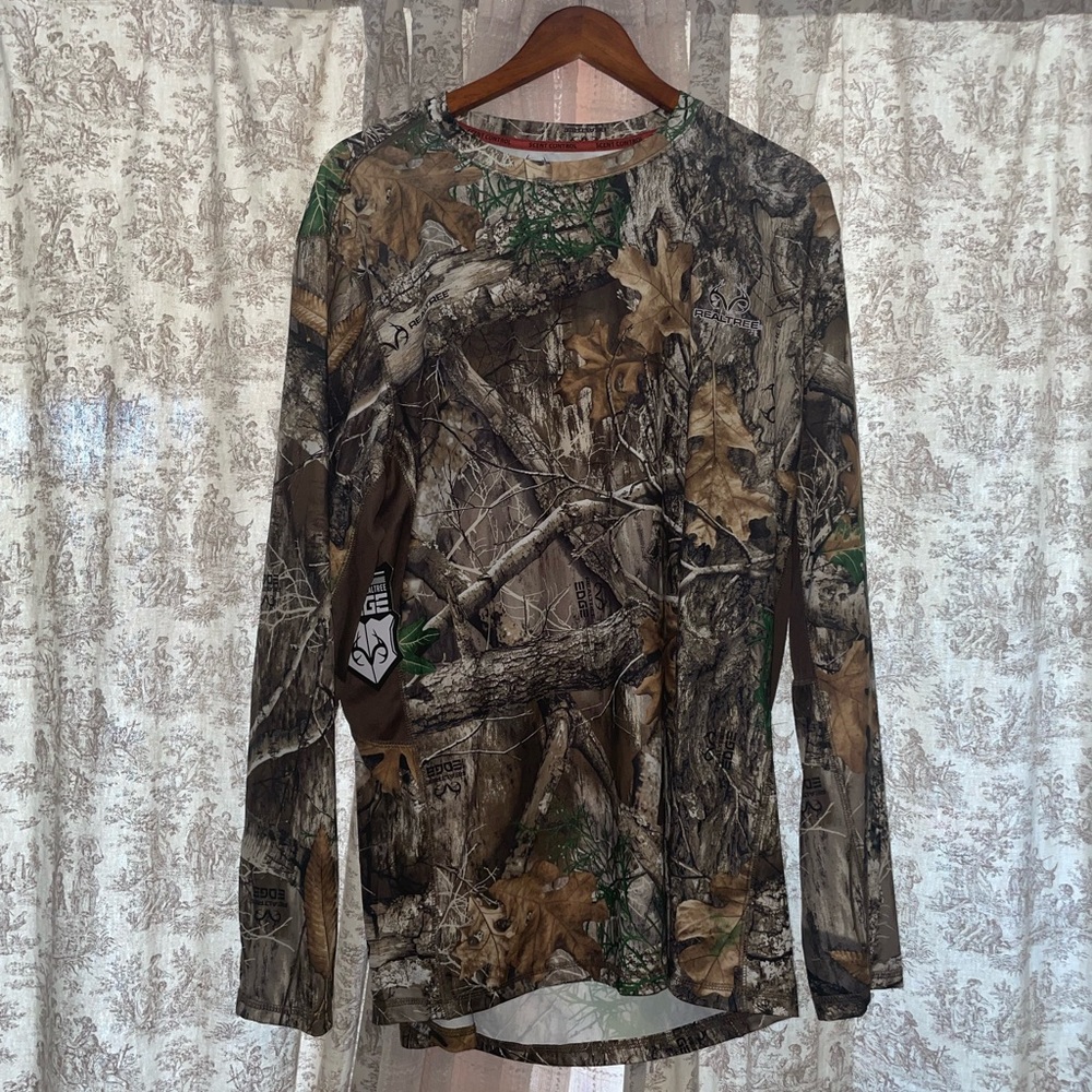 NWT Real tree hunting Camouflage Long Sleeve Shirt